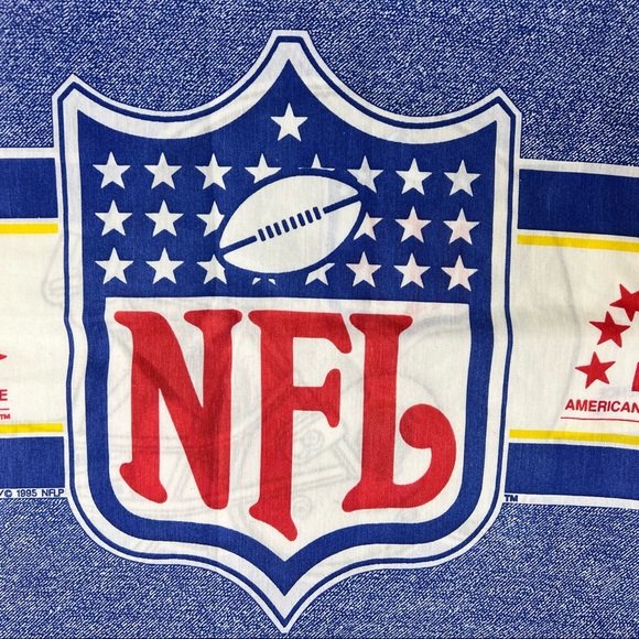 Vintage NFL Pillowcase 90’s Helmet Graphic Blue Logo Standard Size - Picture 2 of 7